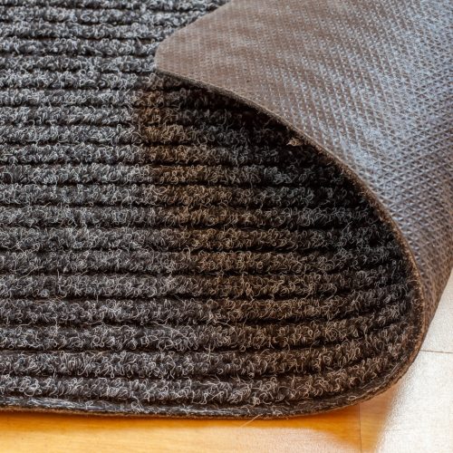 Gumis filc lábtörlő 50x70 cm - Sötétszürke színben bordázott mintával