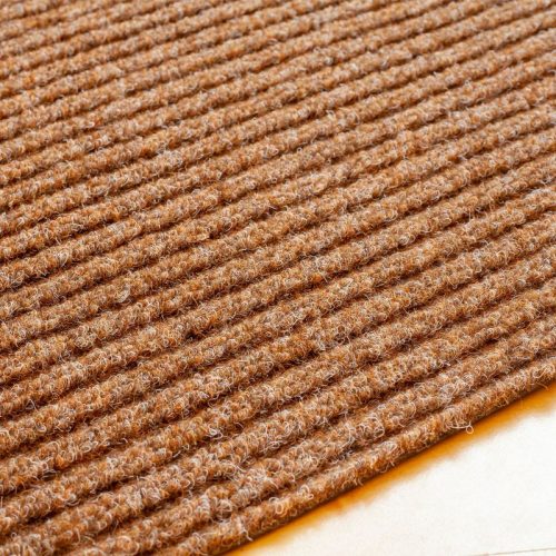 Gumis filc lábtörlő 50x70 cm - Világosbarna színben bordázott mintával