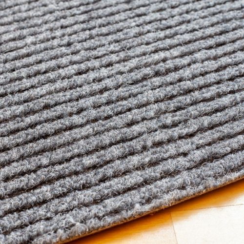 Gumis filc lábtörlő 50x70 cm - Világosszürke színben bordázott mintával