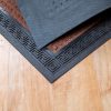 Gumis textil lábtörlő 40x60 cm – Barna színben, négyzet mintával